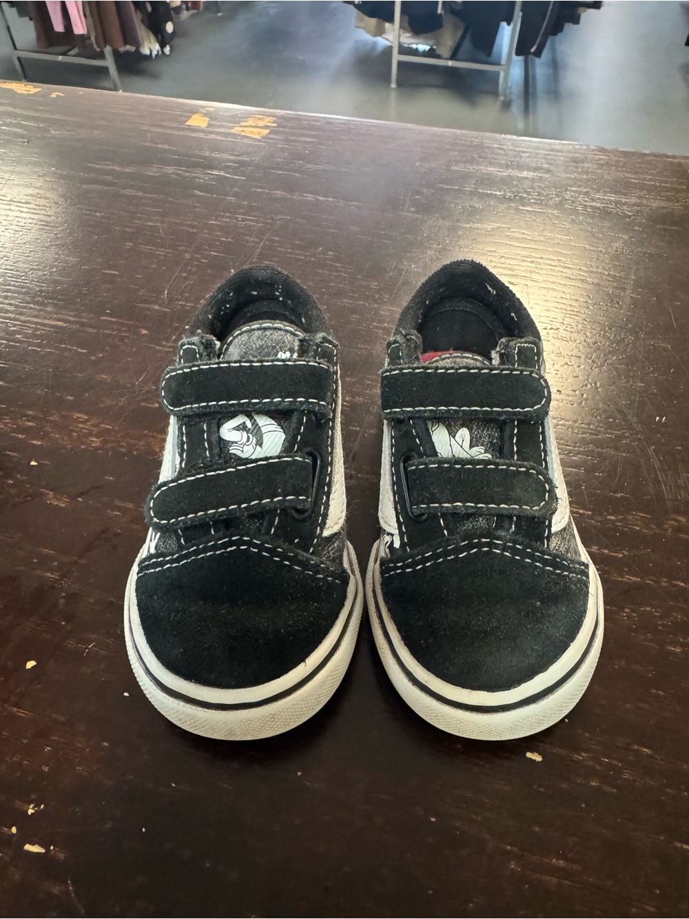 Vans Kids Black & White Mickey Mouse Velcro Low-Top Sneakers - Picture 2 of 7